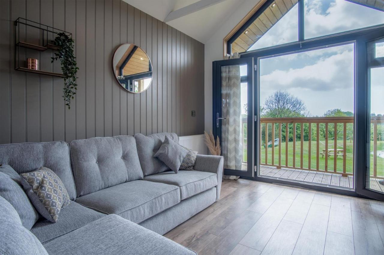 Cabin In The Woods - 1 Bedroom Lodge - Kilgetty Stepaside  Exterior foto